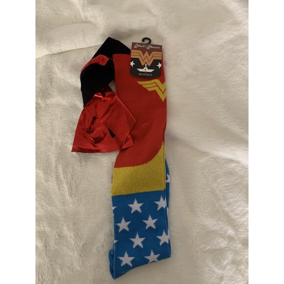 1 pair Wonder Woman & 1 Pair Harley Quinn Women's Socks - Picture 4 of 5